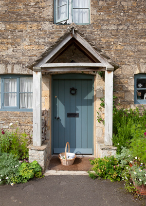 Drought Praise: 3 Low-Water Plants for a Fragrant Walkway